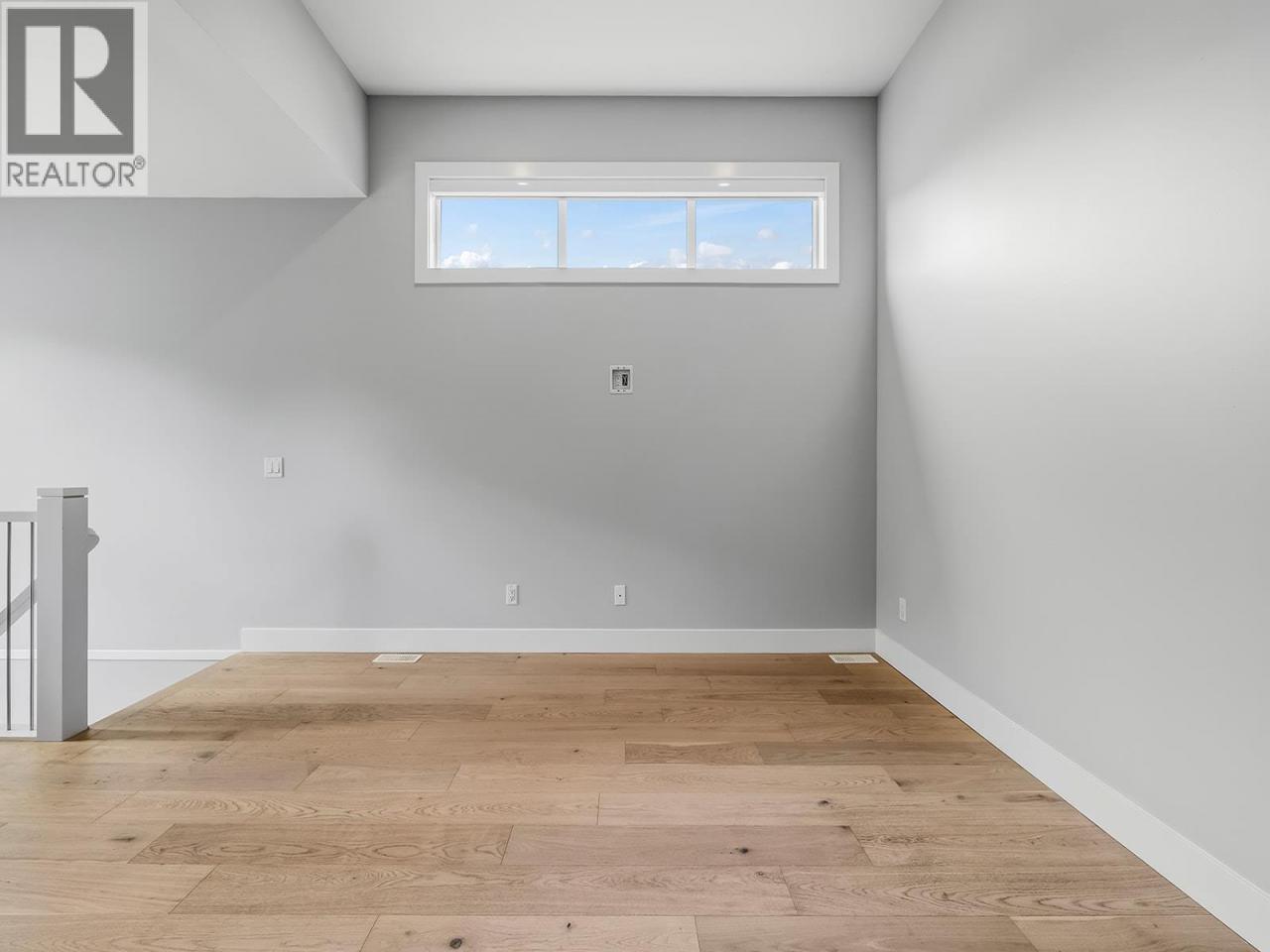 10399113_8.jpg