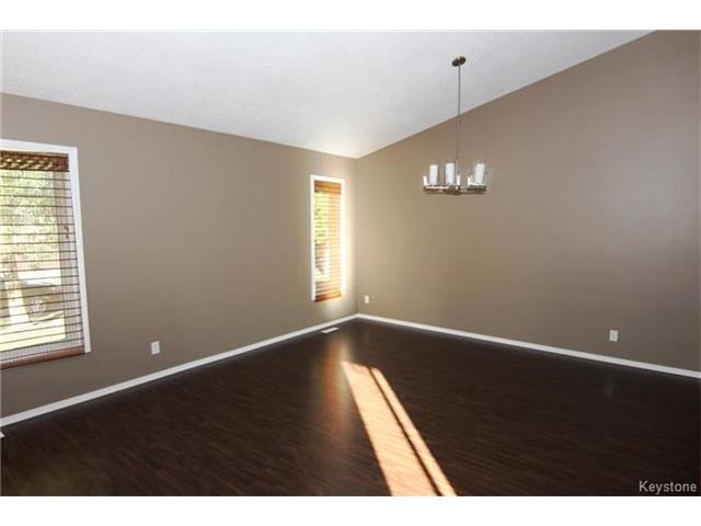 Garage Doors Winnipeg >> 90 Amersham Crescent Winnipeg, R2N 3H2 Garage Doors Winnipeg >> 90 Amersham Crescent Winnipeg, R2N 3H2